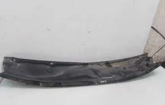 Nissan Note (E11) Wiper trim