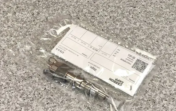 BMW 3 E90 E91 Fuel injector 7589048