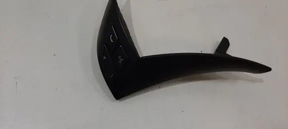 Steering wheel buttons/switches