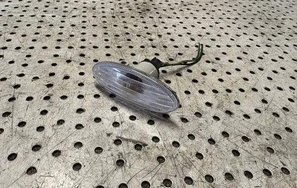 Nissan Qashqai Front indicator light 