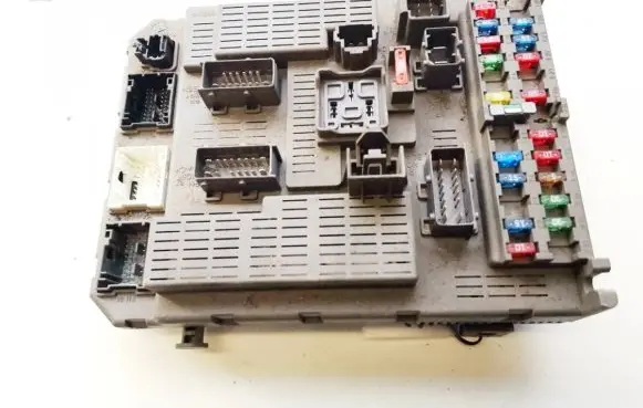 Citroen C5 Fuse box set 9646226880