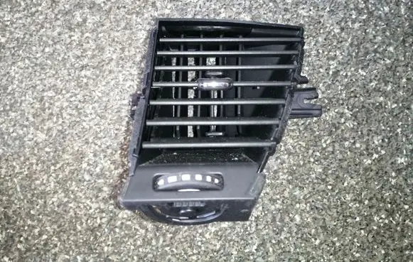 Buick Encore I Dash center air vent grill 42514221