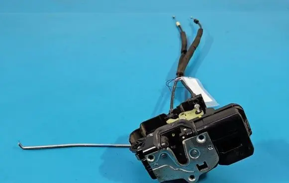 Chevrolet Captiva Front door lock IMPRK1612500