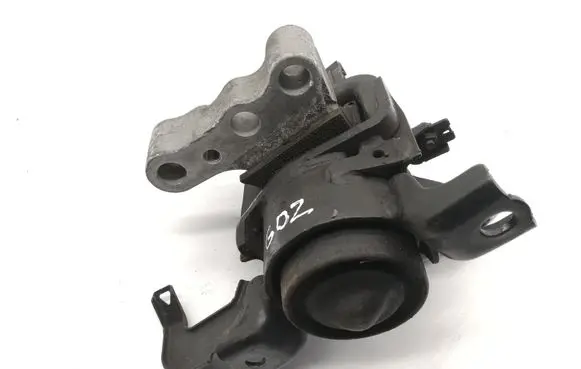 Toyota Avensis T270 Engine mount bracket