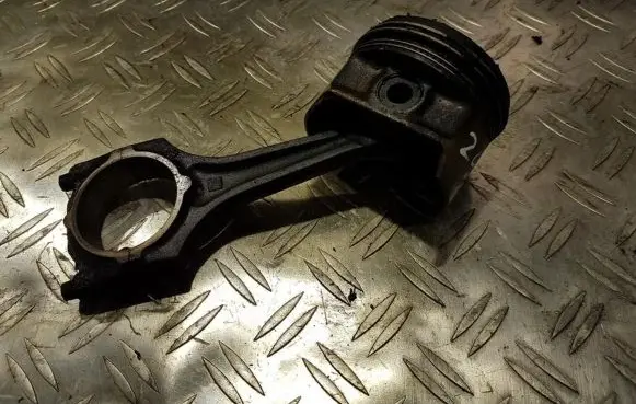 Opel Tigra A Piston with connecting rod