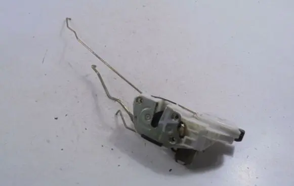 Mitsubishi Pajero Front door lock