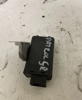 Nissan Patrol Y61 Door central lock control unit/module 285963Y50