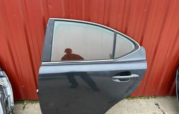 Lexus IS 220D-250-350 Rear door