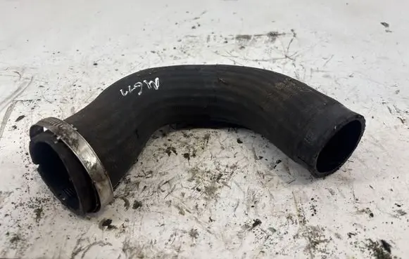 Volkswagen Jetta VI Intercooler hose/pipe