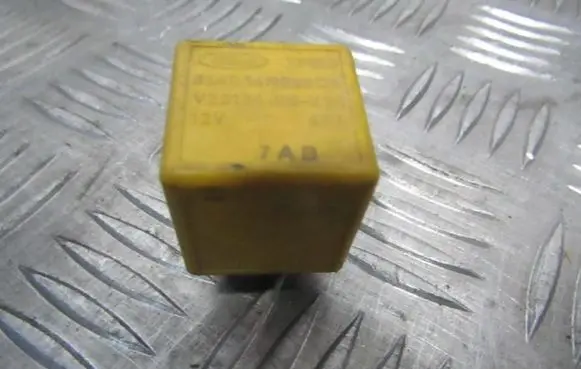 Ford Escort Other relay 81AG14N089CA V23134-K6-X38