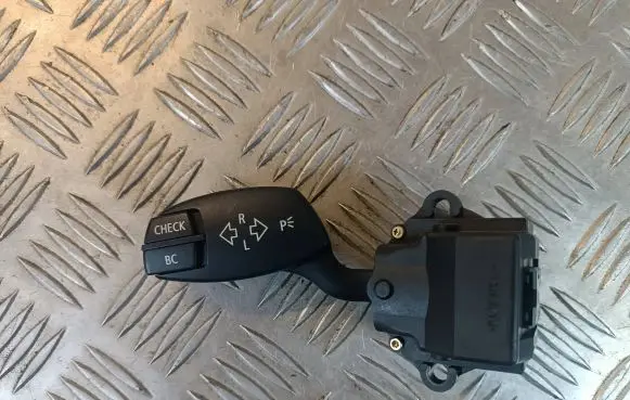 BMW 5 E60 E61 Indicator stalk 6924103 01106700 01106720