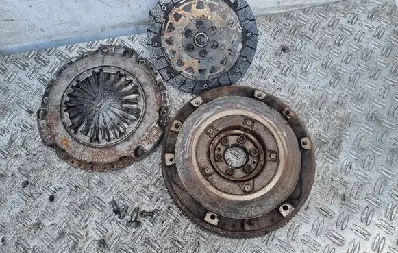 Mini One - Cooper Coupe R56 Clutch set kit 7575069 702237 196088