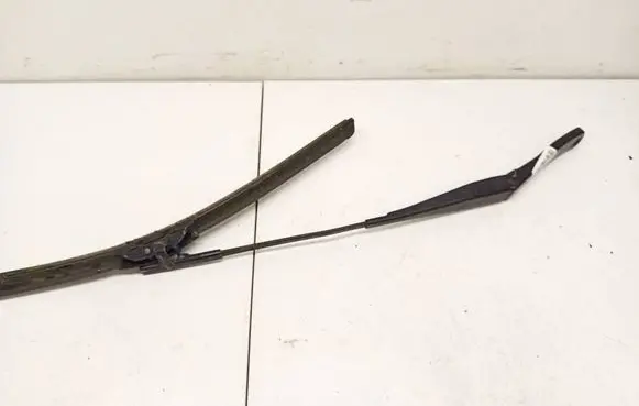 Opel Astra H Front wiper blade arm 13111219