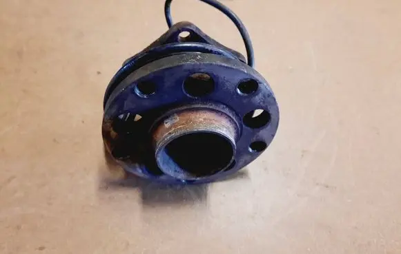 Skoda Superb B5 (3U) Rear wheel hub spindle/knuckle 