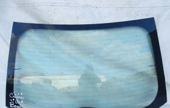 Ford Focus Rear windscreen/windshield window 2662972
