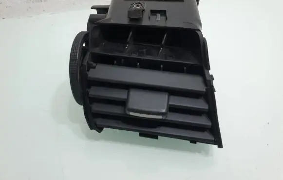 Dash center air vent grill