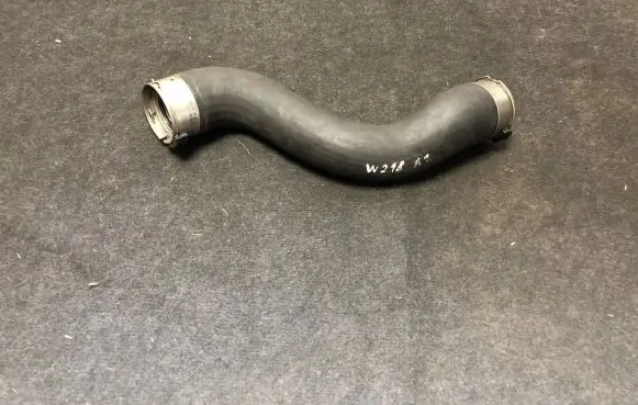 Mercedes-Benz CLS C218 X218 Intercooler hose/pipe A2045232182