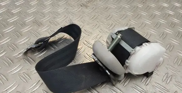 Toyota Corolla Verso AR10 Third row seat belt 
