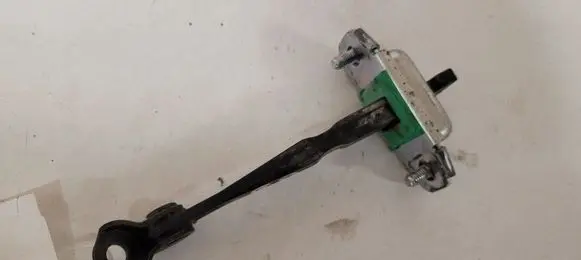 KIA Sorento Rear door check strap stopper