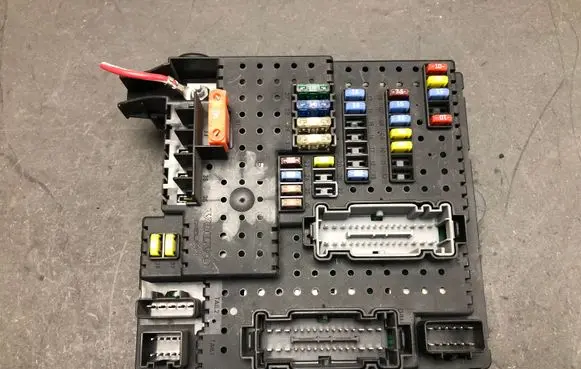 Volvo S40 Fuse module 12217799