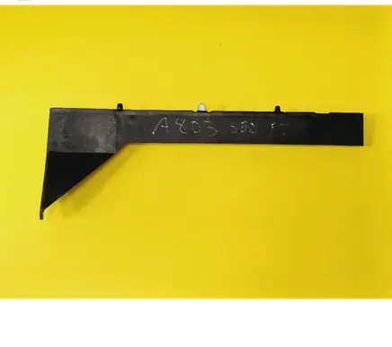 Rear bumper mounting bracket