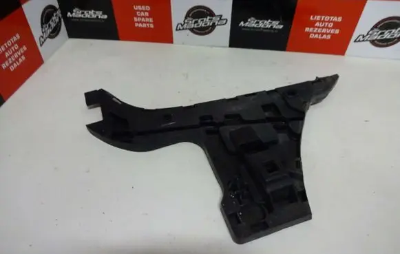 Rear bumper mounting bracket