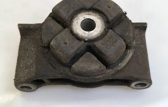 Audi 80 90 B3 Gearbox mount 893399151A 202932