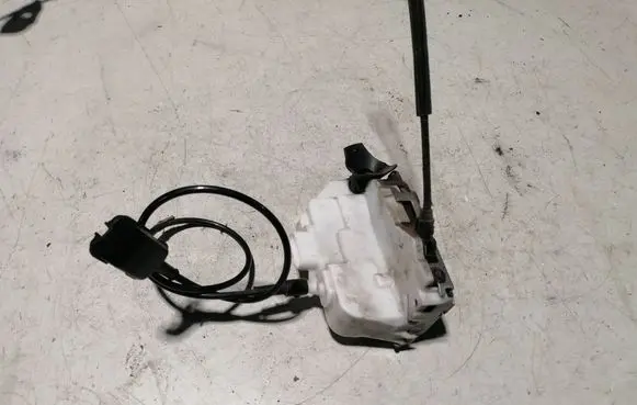 Front door lock
