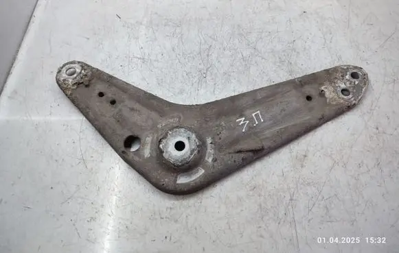 Rear control arm