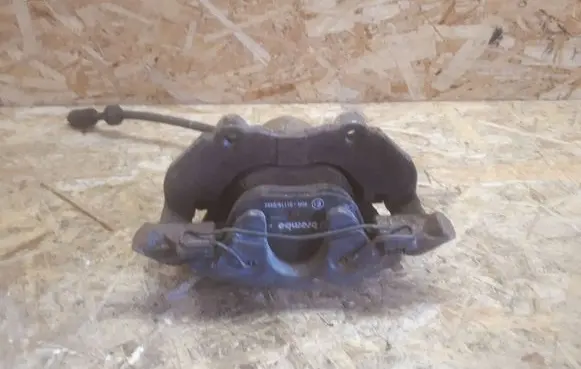 Volvo V40 Front brake caliper