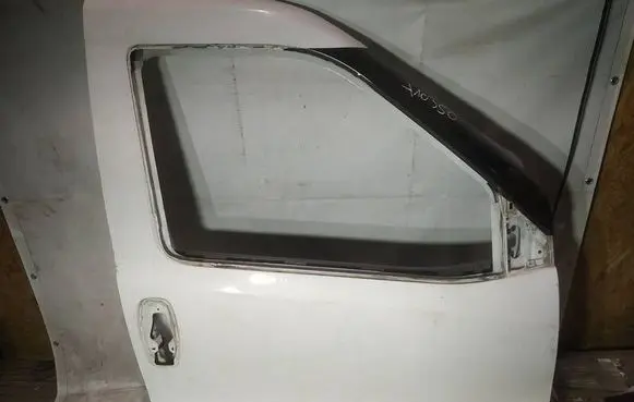 Fiat Doblo Front door baltos