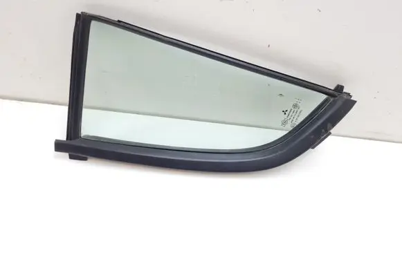 Rear vent window glass