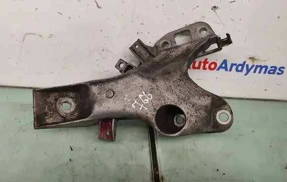 BMW X5 E70 Engine mounting bracket 6772673 22116772673