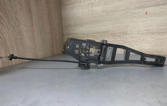 Front door exterior handle/bracket