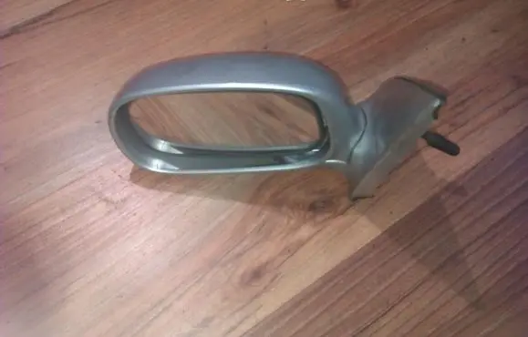 Nissan Micra Front door electric wing mirror e11011156
