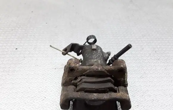Opel Zafira A Rear brake caliper