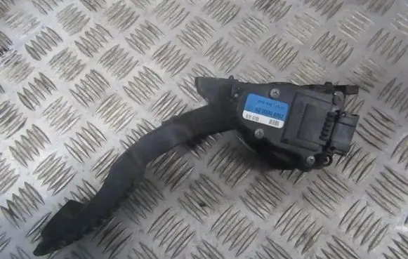Renault Laguna II Accelerator throttle pedal 8200003392 6pv008119-01