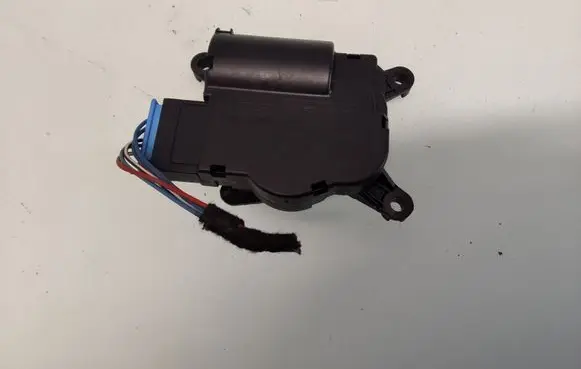 Porsche Cayenne (9PA) Air flap motor/actuator 52411483R01 3093694