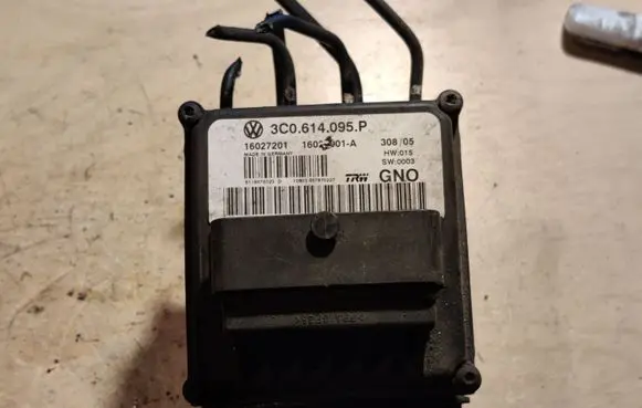 Volkswagen PASSAT B6 ABS Pump 3C0614095P