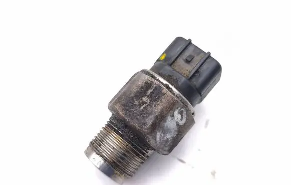 Toyota Avensis T250 Fuel pressure sensor 8945860010