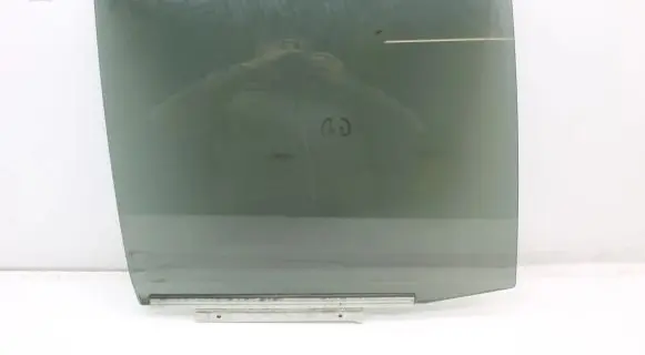 Lexus CT 200H Rear door window glass