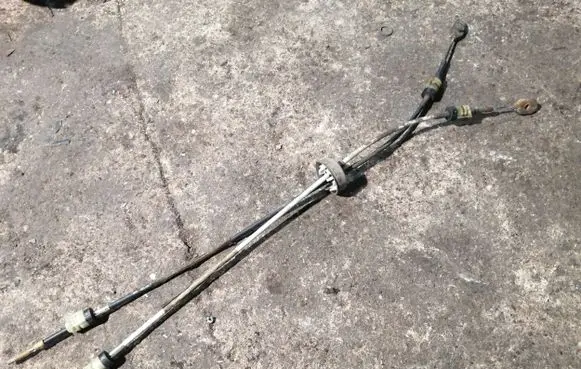 Opel Zafira A Gear shift cable linkage 90578381