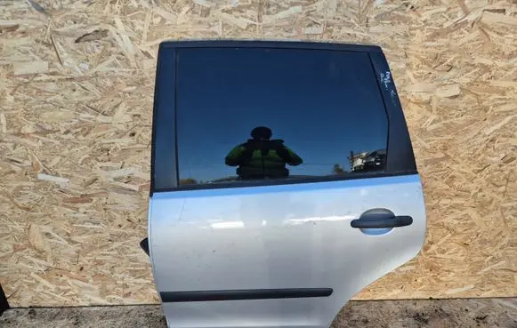 Volkswagen Polo IV 9N3 Rear door 