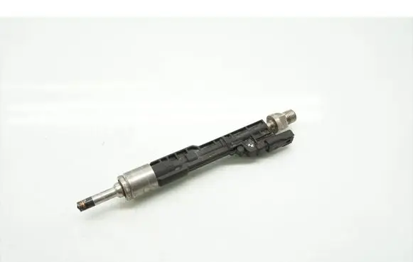 BMW 1 F20 F21 Fuel injector 0261500172 1306081213 13647639994