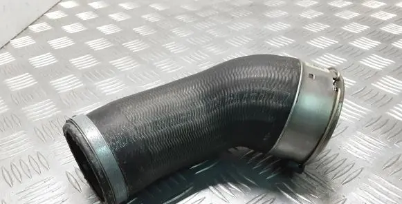 Volvo V40 Intercooler hose/pipe 31657752