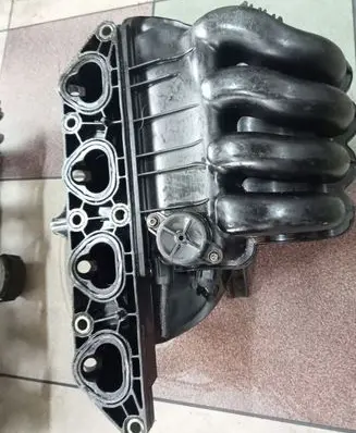 Volkswagen Golf IV Intake manifold 036129711CE