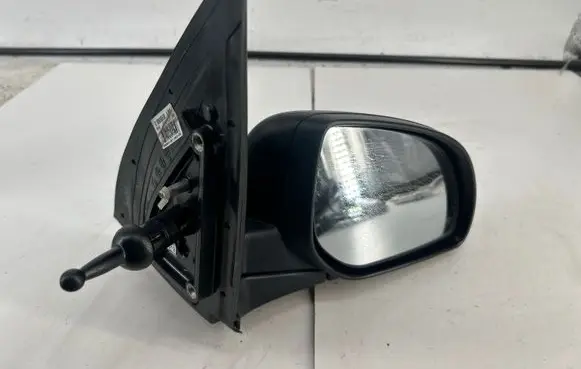 Hyundai i10 Front door electric wing mirror E4022889