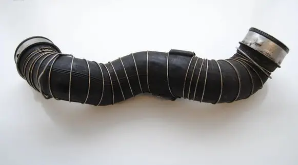 Mercedes-Benz C W203 Intercooler hose/pipe A2035280782