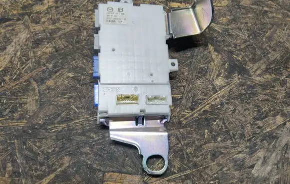 Mazda 3 II BSM Control unit BBM367560J