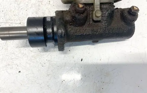 Volkswagen Golf III Master brake cylinder 6354s5530k